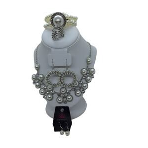 Paparazzi Fiercely 5th Avenue Set Faux Pearls Rhinestones Silver Tone